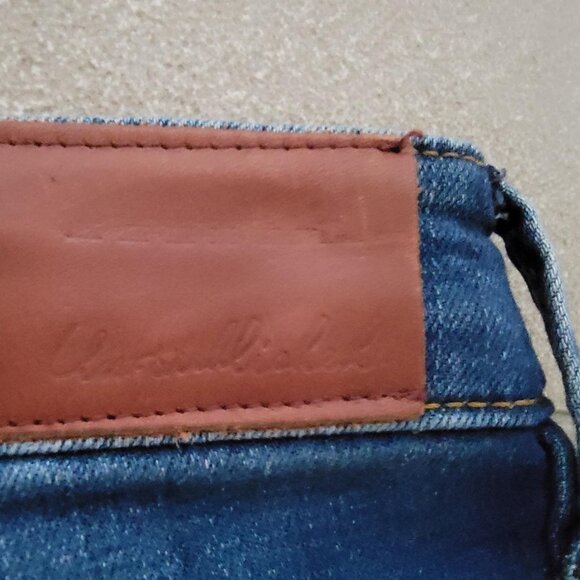 NWT UNPUBLISHED "Kenzie" Designer Denim Blue Jeans Distressed - Womens Size 26 - Picture 8 of 9